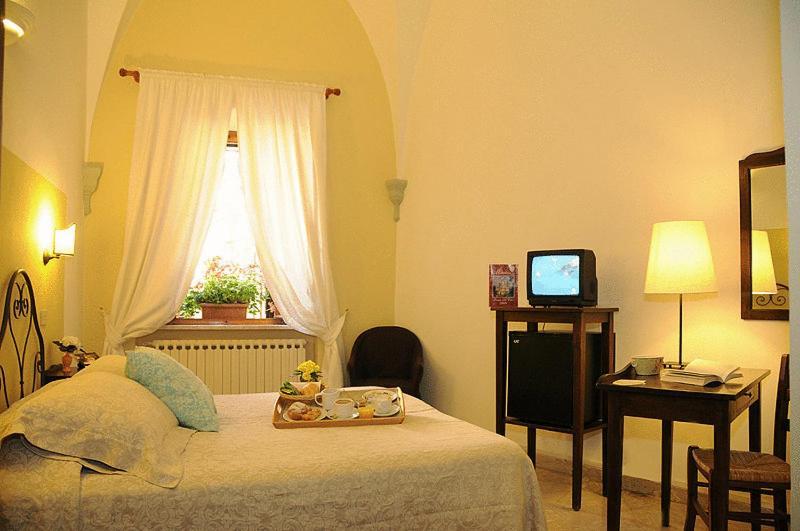 Albergo Duomo Монтепульчано Номер фото